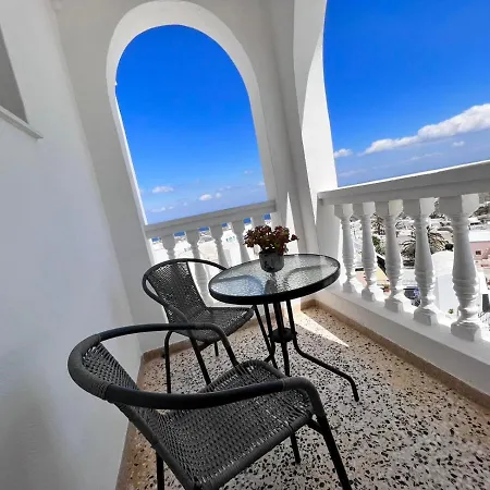 Firaxenia 산토리니