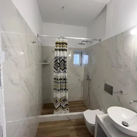 Firaxenia 산토리니