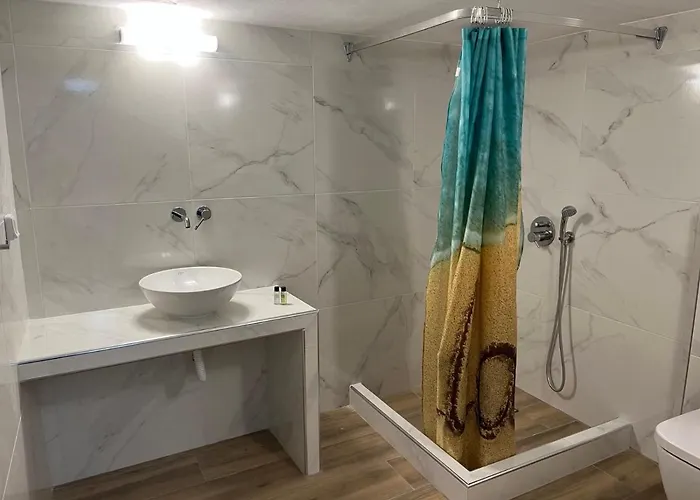 Firaxenia 2* Fira (Santorini)